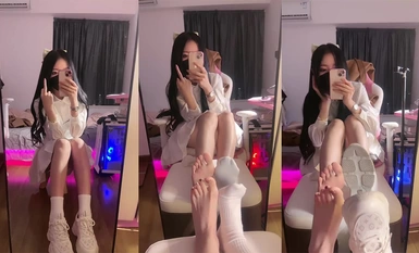 NANAO - White Socks to Mirror Countdown Sperm Extraction