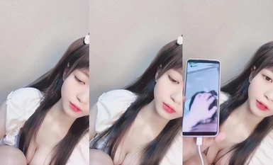 2024年2月新作，清純指數最高的19歲嫩妹【金鏟鏟】大學生身懷名器，無毛白虎，一線天，這次很爽快，全脫了難得 (2)