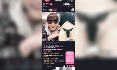 "떨쳐버려요! 못하겠지만 할 수 있을 거야, 할 수 있을 거야, 할 수 있을 거야! 형제들에게 간식을 주려고 끈 팬티를 입고 있어요!