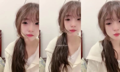 清純女校花！超級漂亮【元氣妹妹】粉嫩可口，大哥們最喜歡的類型來了，超贊 (1)