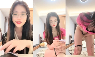 Magandang babae na may salamin @ Nakikinig sa Miao Miao (Where is Nini) Standard Welfare Show (3)