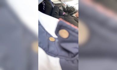 山东潍坊学生情侣毁三观 公交车上激情口爆 还随地乱吐精