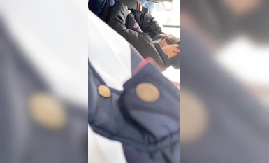 山东潍坊学生情侣毁三观 公交车上激情口爆 还随地乱吐精