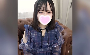 FC2-PPV-4317426 [Amateur DREAM] My beloved Moe who has a pure heart and can't make eye contact. She is too cute and obedient to let go of a man's heart. 18 years old Moe.