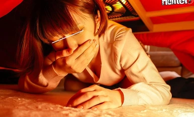 HUNTC-049 "I got wetter than usual..." NTR in a kotatsu!