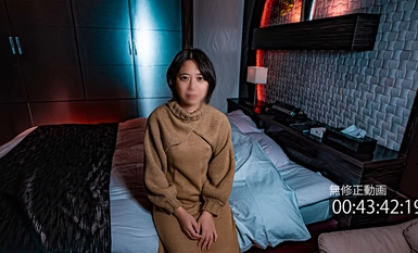 FC2-PPV-4303144 2/20まで限定500pt!【不倫・剛毛】主人に後ろめたくて・・と言いながら愛撫すると急変!獣のように喘ぎまくるどスケベ妻。生中出し。