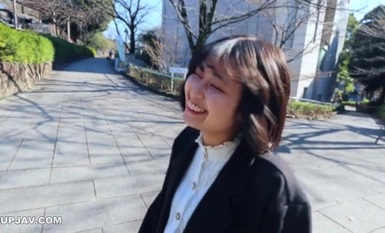 FC2-PPV-4278291 2/17までの間1500pt【オススメ!・可愛い】満塁ホームラン！純度100％素人 純度100%清純 純度100％恋します。生中出し＋野外口内射精。