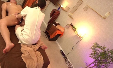 UMD-903 I couldn't resist playing around with a beautiful lady's body during a lymphatic massage, and she seemed to be feeling it, so I asked her for a favor and she let me have sex with her! 6