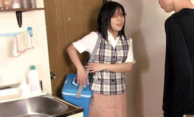 DBNK-006 유부녀 영업사원에게 베개 영업을 제안해봤는데... 그 결말은? 4시간