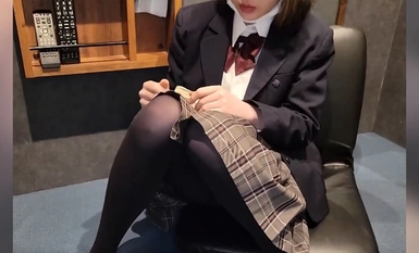 FC2-PPV-4277126 まだ毛も生えそろわないおでこちゃん。ネカフェで未成熟なまんこに中出し