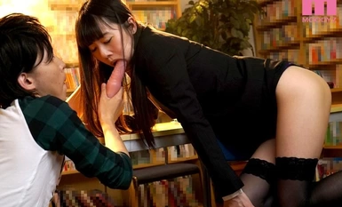 [Mosaic Destruction]MIDE-351 Gentle Tsubomi Sensei is bullied by a villainous shorty...