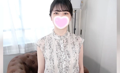 FC2-PPV-4247151 [纯白炸药身体] 从她的脸你无法想象其胸部的过度发育。紧张到僵硬的日式美女吸引你 2 小时 11 分钟。千秋