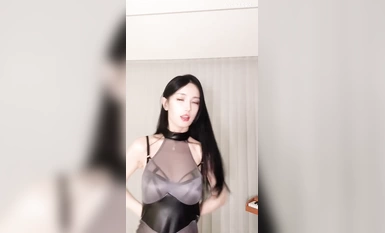 Tổng hợp 10 clip nhảy live của Ning Yichun (1)