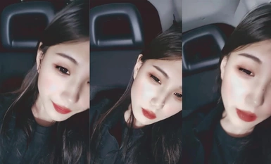 신장을 파는 매우 우아하고 고광택의 여성 호스트 (8)