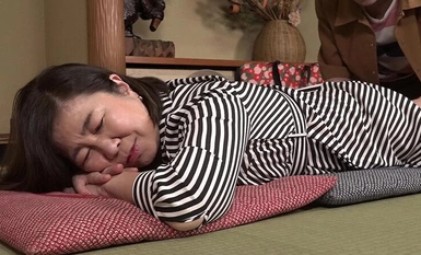 PARATHD-3951 Chuyến đi suối nước nóng loạn luân với bà ngoại - Đứa cháu luôn có ham muốn quan hệ tình dục đã đưa dương vật vào là điều cấm kỵ tuyệt đối!