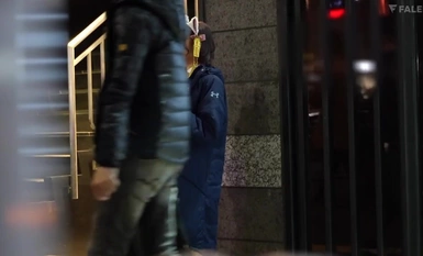 FSDSS-773 Q. What did the three of us men do to the one-operator con cafe girl at 3 a.m.? Chiharu Mitsuba