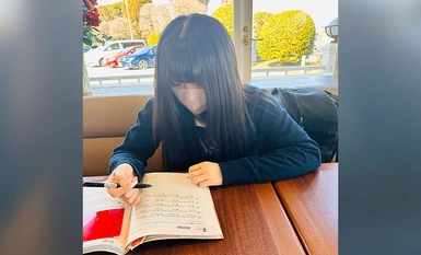 FC2-PPV-4368585 (No Benefits, No Face Exposure) I'm old enough that studying and exercising are important to me. They hustle after school and shoot a lot of cum juice in their pussy.