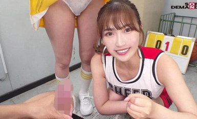 SDMUA-082 "รุ่นพี่ คุณจะอยู่กับฉันไหมเมื่อฉันหลั่ง?" เชียร์ลีดเดอร์จ่อยซาดิสม์แสนหวานที่สนับสนุนการหลั่งของฉันด้วยการพูดคุยสกปรกที่ล้อเล่นและการเต้นกางเกงในและลา