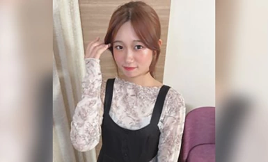 FC2-PPV-4354904 [*立即刪除] 擁有10萬粉絲的超級著名舞者。受不了同樣出現在電視上、連續射精兩次的纖細美女JD！真正的舞者以一種非常色情的方式使用她的臀部，她敏感的身體和分裂的腹肌讓她反覆高潮，並且潮吹很多。