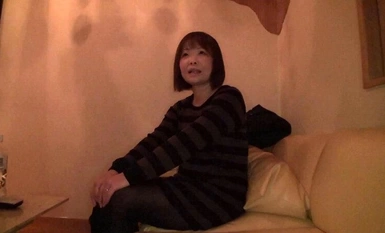 ZOOO-125 The Sexual Desire of 50-Year-Old Mature Women is Too Great! Mature women who have volunteered to perform in adult films for Nakadashi (Nakadashi) in search of young cocks!