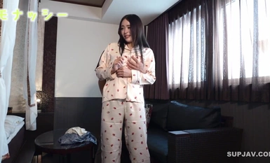 FC2-PPV-4340191 [Pajamas★Monashi] Pajamas de Ojamama ♥ Superb Beautiful Woman Who Works for a Travel Agency ♥ Exorcist is Surprised! She is a beautiful and erotic woman with a beautiful face that is so comfortable that her body is twisted and she faints in agony.