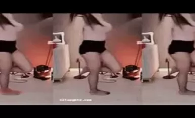 斗鱼超人气女神【张琪格】8月最新露点揉奶合集 8