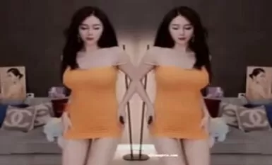 斗鱼超人气女神【张琪格】8月最新露点揉奶合集 7