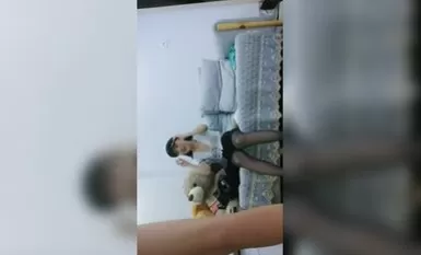 2600 그물 데이트 주변 여신 소파 클로즈업 AV 원근감 강과 호수 재현 슬림 긴 다리 검은 실크 엉덩이 검은 숲의 걸레 구멍 미친 펌핑