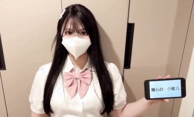 Cô gái ngây thơ và dễ thương bên cạnh "Xiao Min'er" bơm ra âm hộ dịu dàng của cô gái JK và bóp tinh dịch trong một đêm mưa. Cơ thể trắng nõn và dịu dàng của cô ấy tràn đầy khí chất trẻ trung. Chiếc váy ngắn JK dễ thương trong sáng và đầy dục vọng.