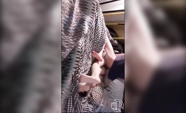 พี่ชายและน้องสาวมีการร่วมประเวณีระหว่างพี่น้อง พี่ชายพรากน้องสาวของเขาจากความบริสุทธิ์ของเธอ และข่มขืนเธออย่างรุนแรง