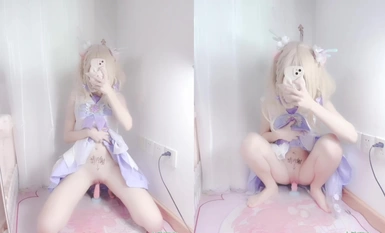 Twitter The ultimate contrast loli [Xiao Lingjiang] self-touching and inserting BB in super pink and tender various COS collections (14)