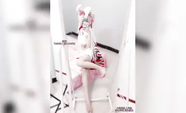 Twitter The ultimate contrast loli [Xiao Lingjiang] self-touching and inserting BB super pink and tender various COS collection (6)