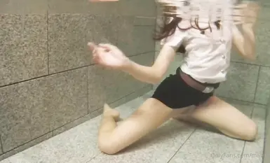 [Mild curiosity] The good-looking Japanese amateur young woman "mari_wam" OF shows her face in private photos and the contrasting beauty wife sinks into semen hell [Part 3] (18)