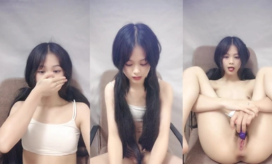 การแสดงเต้นรำเปลือยของเด็กสาว Loli [Xiaoyi Bobo มาก] เครื่องสั่นช่วยตัวเองโดยไม่มีถุงยางอนามัย (3)