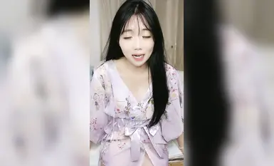 In July 2024, a newcomer, a student girl, [2006 Xiao Tiantian, 2006 Tiantian], a pure and beautiful little fairy, suddenly appeared with her white naked body, so beautiful and amazing! (2)