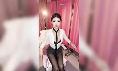 Nữ thần nổi tiếng hàng đầu trên mạng của Bigo [Little Doll Cat] xuống biển quan hệ tình dục không dùng bao cao su và xuất tinh bên trong (11)