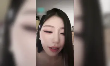 비고 인터넷 톱스타 여신 [작은 인형 고양이] 바다에 들어가 콘돔 없이 섹스하고 안에 사정한다 (7)