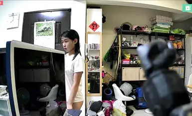 2024-05-03_Taipei home surveillance_[Bahagyang nakalabas na damit na panloob]_Magpalit ng pantalon sa bahay_Magsuot ng underwear pagkatapos maligo_Magsuot ng pantalon kapag nakikipag-usap kay tatay