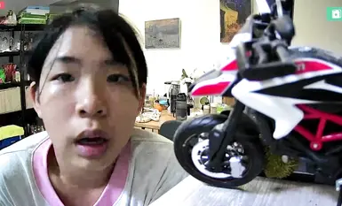 2024-04-16_타이베이 가정감시_[속옷 노출]_언니는 집에 가서 TV를 본다_식사_온 가족이 번갈아가며 샤워를 한다