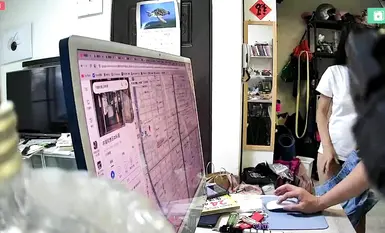 2024-04-21_台北家庭监控_[内裤全裸]_起床吃早餐_聊天玩弹力绳_换衣服出门_回家挤粉刺_写作业_吃饭_轮流洗澡