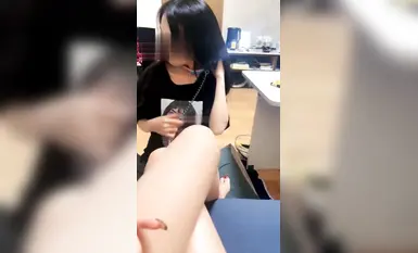 The high-looking tattooed S queen [Mu Xia Dada] develops and trains her beautiful bestie to be an M sex slave. She licks the soles of shoes and feet, so sexy and bitchy.
