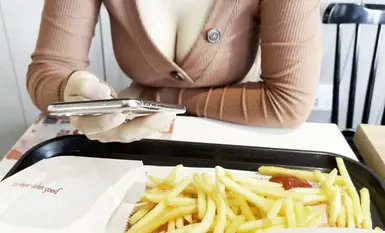 极品美乳人妻『kyara_sss』奶子又大胸型又好看，还特么巨骚，被操的时候喜欢说淫语，巨顶！美乳丰臀超反差完结(8)