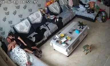 Vào tháng 6 năm 2021, hacker đã bẻ khóa camera mạng gia đình và chụp được những bức ảnh chân thực có độ phân giải cao ghi lại cảnh anh ta quan hệ tình dục với vợ trên ghế sofa trong phòng khách ở nhà vào buổi chiều, có lời thoại rõ ràng.