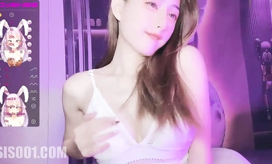 [Stripchat] "À ~ Thật thoải mái" Cô gái mặc quần đen trong nước xinh đẹp thuộc chủng tộc hỗn hợp "Nữ diễn viên" đĩ chơi với máy rung và bắt chước liếm lưỡi con cặc