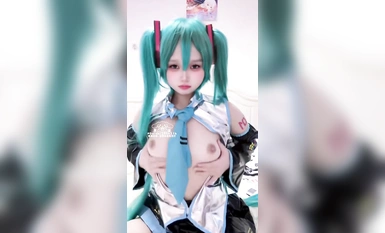 露脸反差小母狗『呆呆』户外被主人爸爸灌肠，翘起小菊花喷射！野外露出尿尿调教，玩的就是紧张刺激[下] (1)