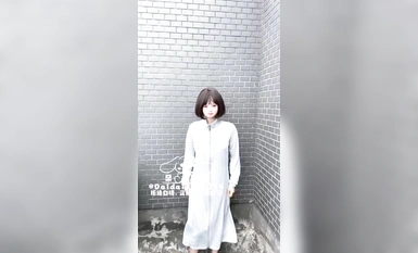 露脸反差小母狗『呆呆』户外被主人爸爸灌肠，翘起小菊花喷射！野外露出尿尿调教，玩的就是紧张刺激[下] (2)