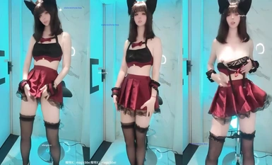 Ang pinakamagandang babaeng welfare na si "Magic Babe" ay nagpapakita ng kanyang mukha at nagko-customize ng welfare. Matangkad siya at maganda ang hitsura niya. 1)