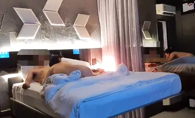 【情侣酒店偷拍】颜值高身材好叫声骚酒店床上干完接着在草逼专用椅上继续输出视觉盛宴(5)