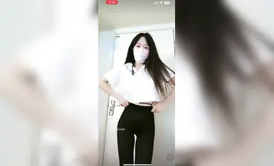 Penari selebriti internet Douyin @宁向(xiangxiang) ahli kumpulan mempersembahkan tarian telanjang berskala besar (13)