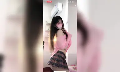 Penari selebriti internet Douyin @宁向(xiangxiang) ahli kumpulan mempersembahkan tarian bogel berskala besar (7)